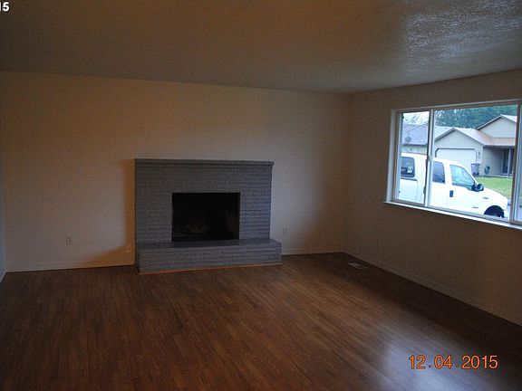 4th image of 15900 NE 10th Way