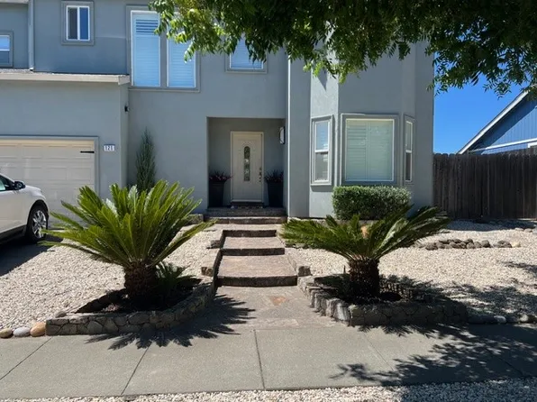 121 Paradise Dr, Napa, CA 94558