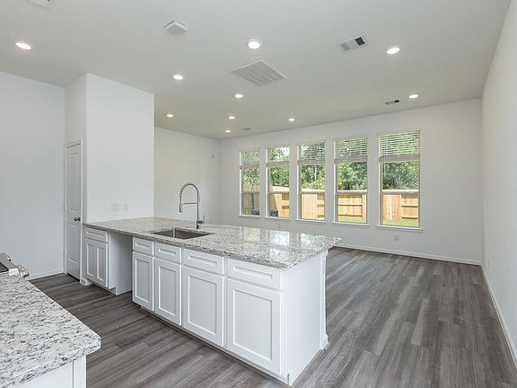 3rd image of 633 Aspen Falls Ct
