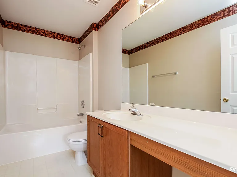 601 N Mulberry St — Photo 7