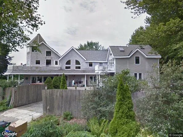 37 Bay View Dr, Jamestown, RI 02835