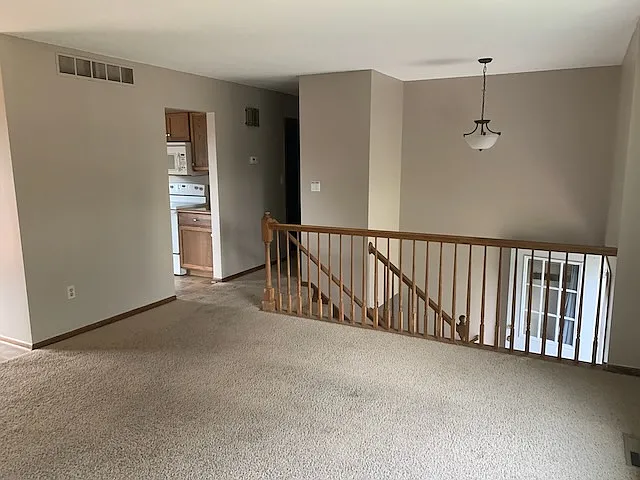 613 30th St NE — Photo 5