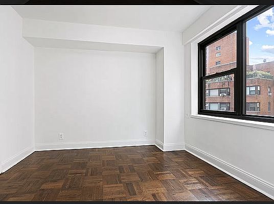 3rd image of 401 E 88th St APT 5C