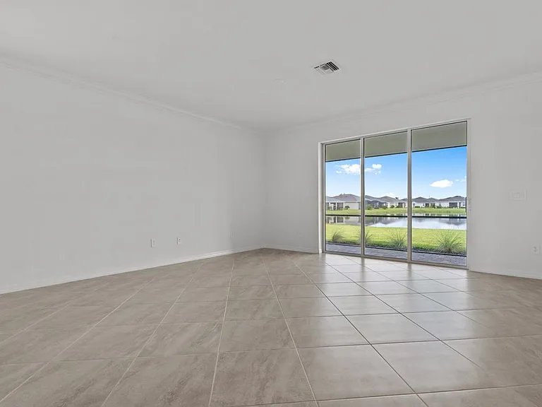 4363 Lemongrass Dr — Photo 6