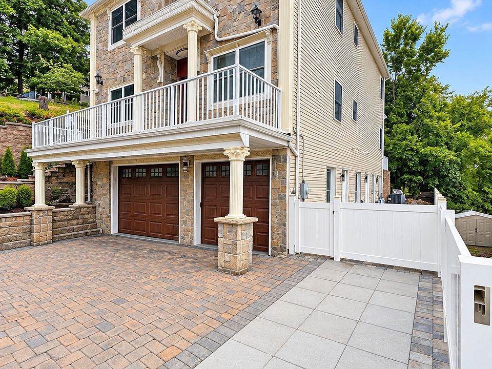 1st image of 574 Preakness Ave #1