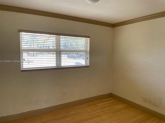 4th image of 660 NE 11th Ave APT 203