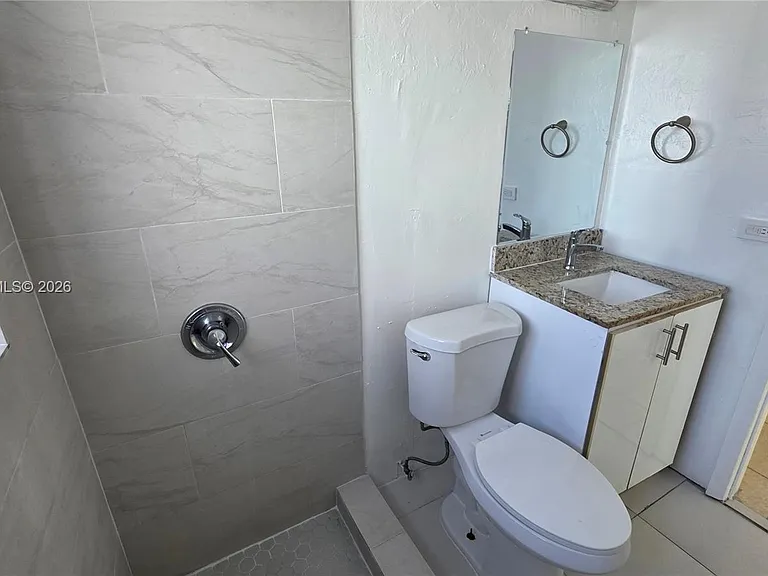 7629 Dickens Ave #4-8 — Photo 17