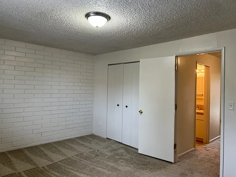 3503 NE 49th St — Photo 13