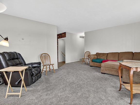 5th image of 70070 Kenmore Dr