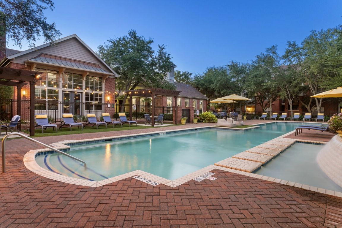 Sparkling Swimming Pool