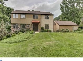 1055 Nicole Dr, Newtown Square, PA 19073