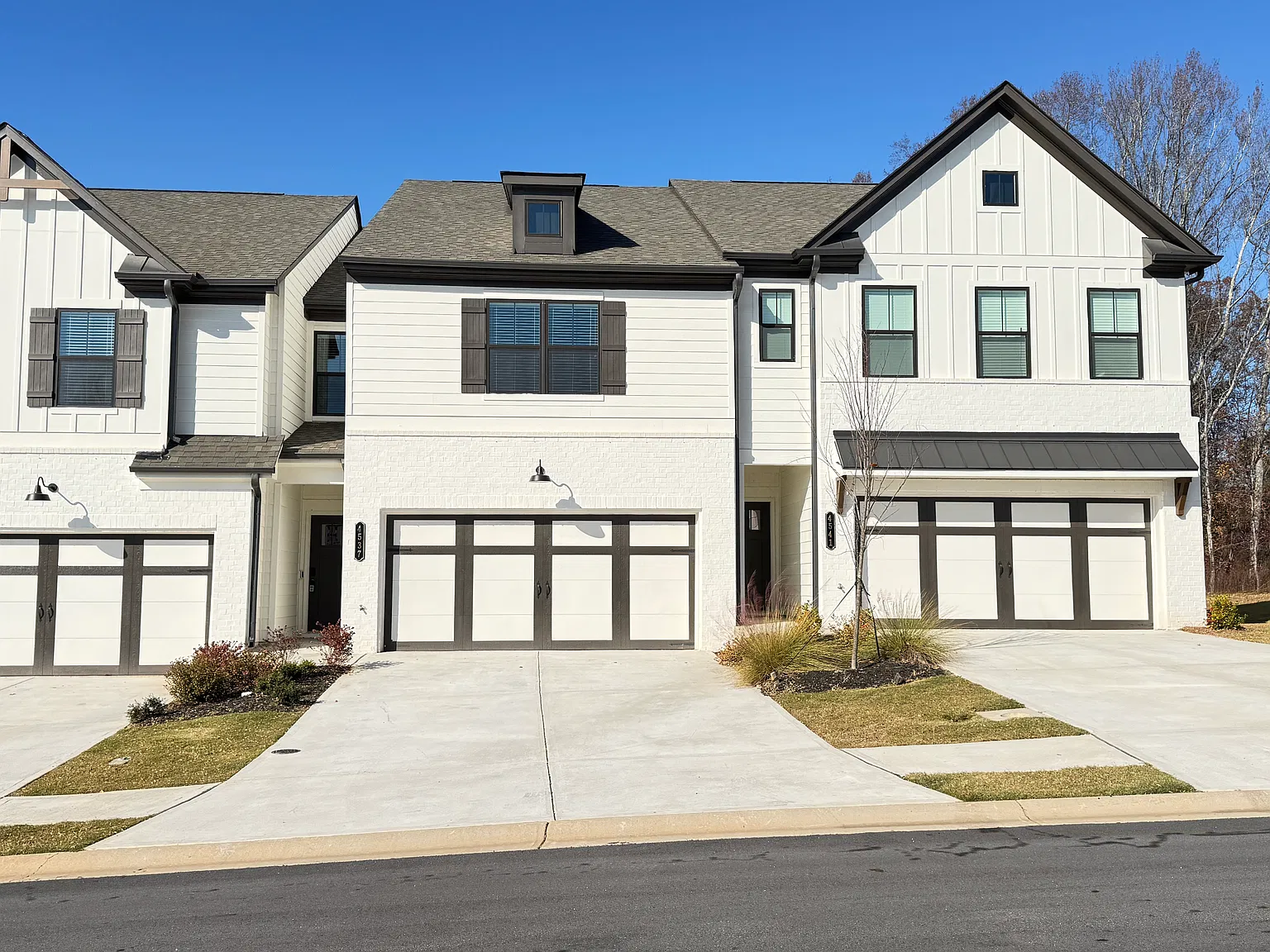 3 bed, 2.5 bath, 1864 sqft, $1,995 — Photo 1