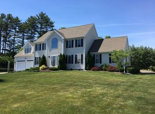 2 Autumn Ln, Halifax, MA 02338