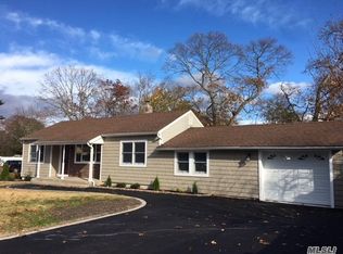 41 Wendy Dr, Farmingville, NY 11738