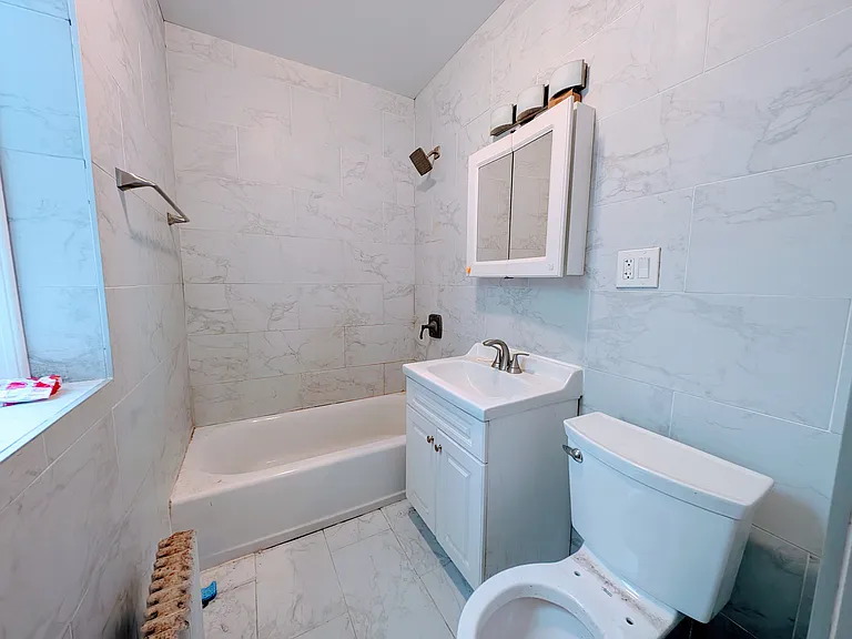 68 E 19th St #1L — Photo 7