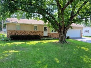 366 S Powers St, Warrensburg, IL 62573