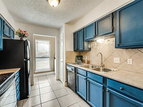 4th image of 158 Parkway Dr