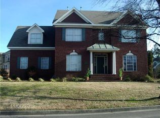 3001 N Lakebridge Dr, Norfolk, VA 23504
