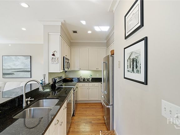 5th image of 247 Oyster Point Drive