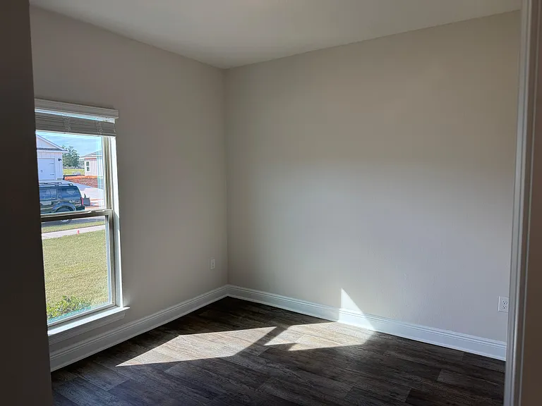 13668 Logan Pl — Photo 6