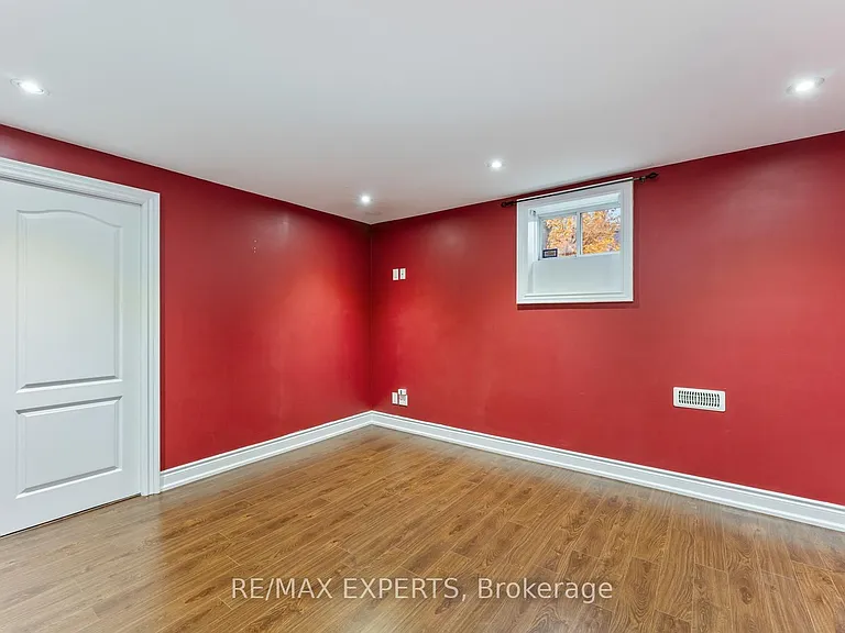 462 Vaughan Mills Rd #BASEMENT — Photo 17