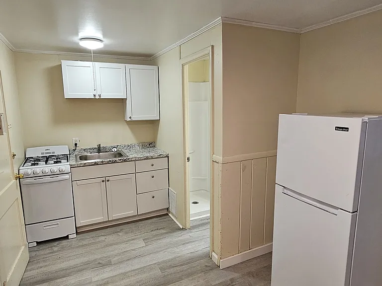 330 W State St #7 — Photo 19