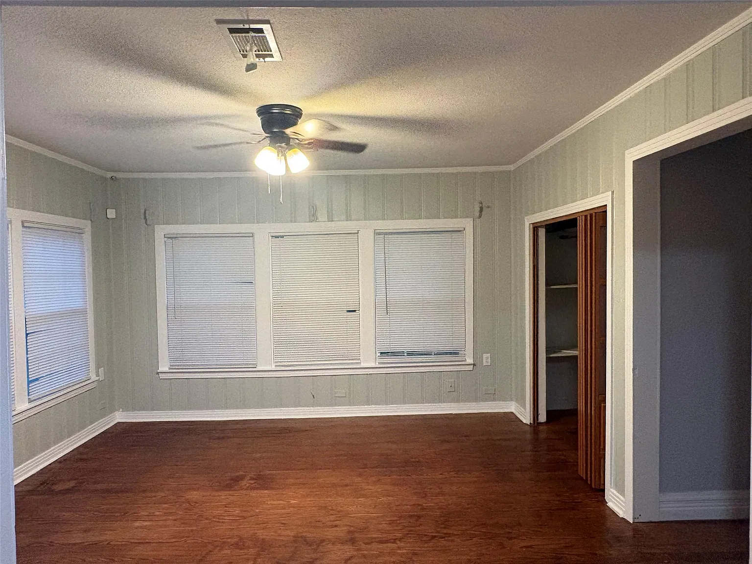 2 bed, 1.0 bath, 960 sqft, $1,250 — Photo 4