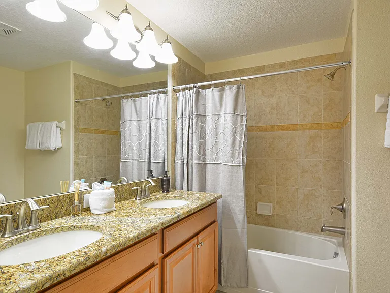 2929 Banana Palm Dr — Photo 13