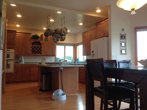 4th image of 2629 Creekview Ct E