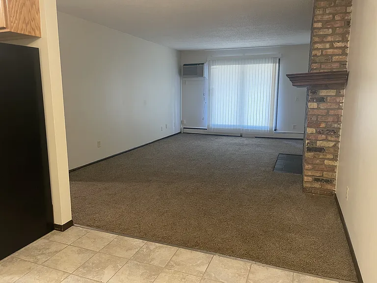 Pinecrest Apartments — Photo 1