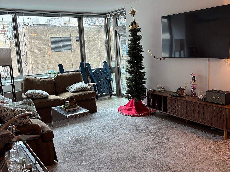 1st image of 253 Broadway #1418