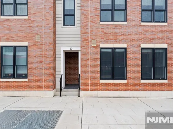 10 Ward Street, Bloomfield, NJ 07003