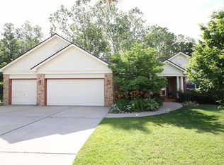 16 Cherry Hills Dr, Collinsville, IL