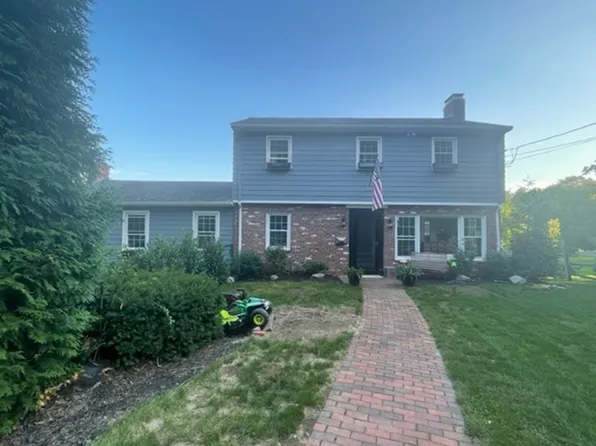 1066 Hillside St, Milton, MA 02186