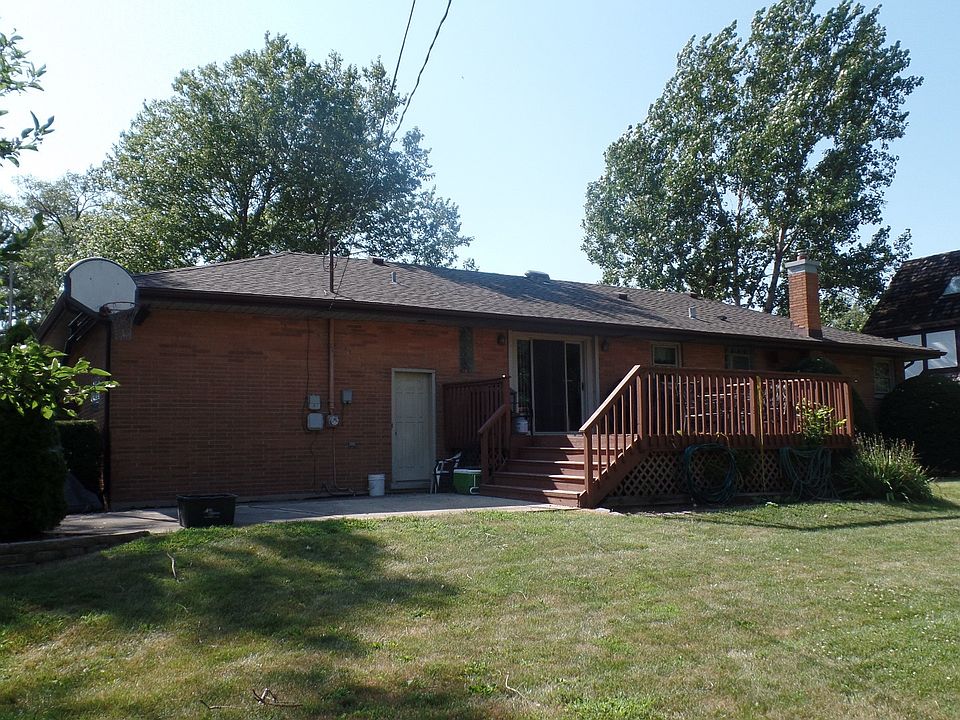 2nd image of 905 Roppolo Ave