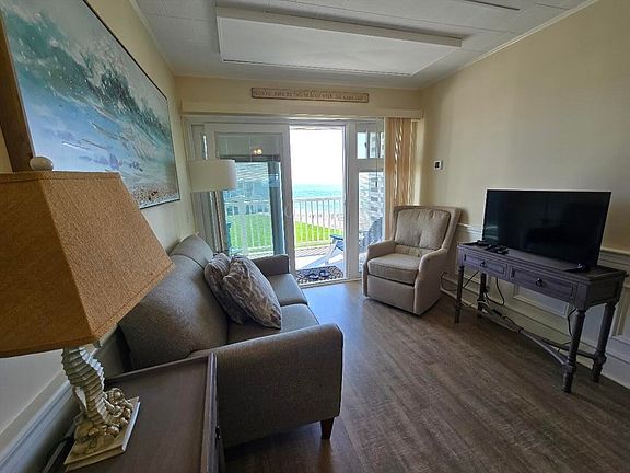 4th image of 113 Old Wharf Rd #7