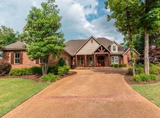 808 Greenbriar St, Starkville, MS 39759