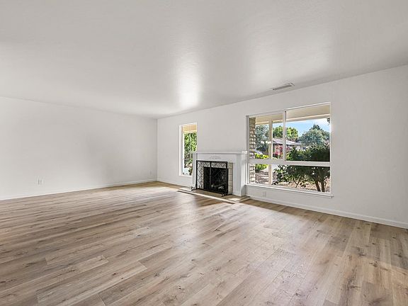 5th image of 241 Belhaven Circle