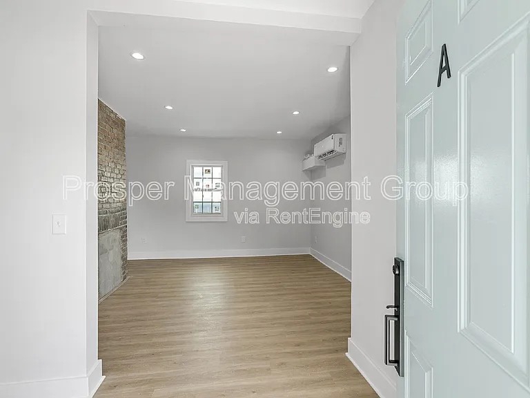 22 Nunan St #A — Photo 5