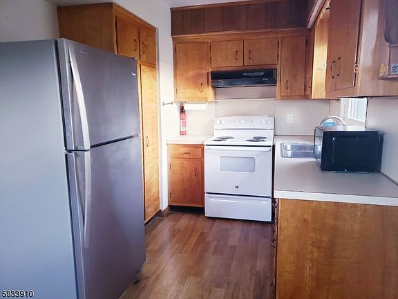 5th image of 13 Spruce Ave