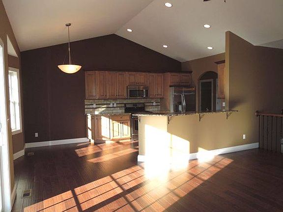 2nd image of 2608 Lake Pointe Ter