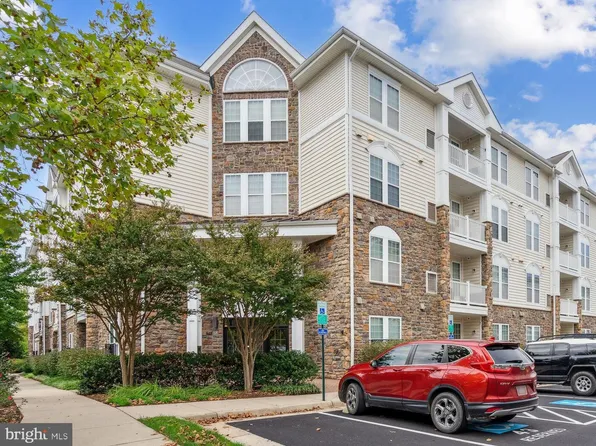 24701 Byrne Meadow Sq APT 112, Aldie, VA 20105