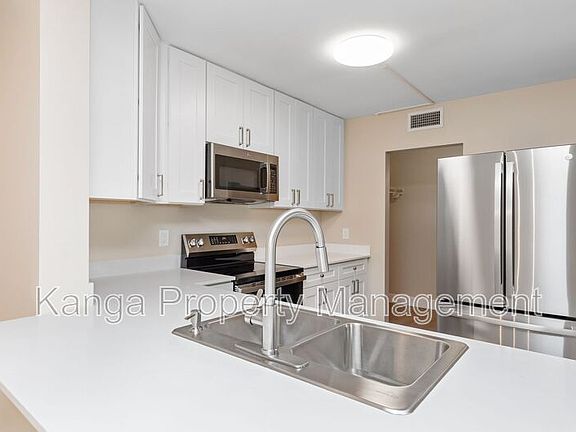 5th image of 11401 NW 35th St