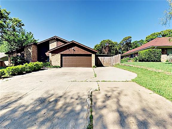 2nd image of 3804 Village Glen Trl