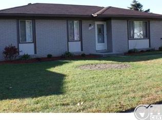 41462 Harvard Dr, Sterling Heights, MI 48313