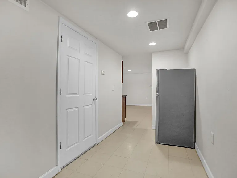 421 Elrino St — Photo 12