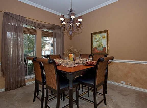 4th image of 215 Livingston Dr