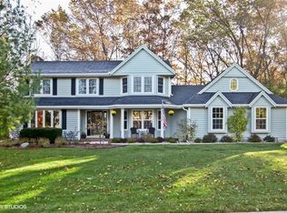 627 Robin Ln, Hartland, WI 53029