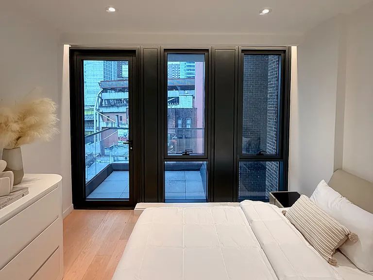 355 W 39th St #5B — Photo 34