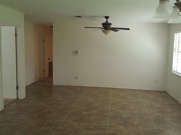 4th image of 310 Felicie Dr